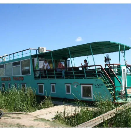 Plutitor Delta Ways Hotel Sfântu Gheorghe